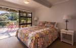 Waiheke Golden Sands: Downstairs Queen bedroom