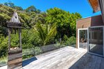 Waiheke Inside Out House: Back deck