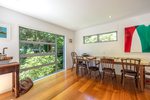 Waiheke Inside Out House: Dining room