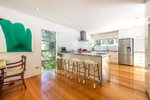 Waiheke Inside Out House: Designer kitchen
