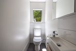 Waiheke Inside Out House: Toilet