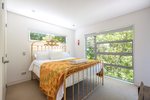Waiheke Inside Out House: Master bedroom
