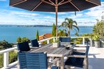 Waiheke Panoramic Views: Deck view