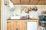 Waiheke Koru Cabin: Pots and pans