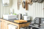 Waiheke Koru Cabin: Toaster and kettle
