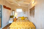 Waiheke Koru Cabin: Double bed