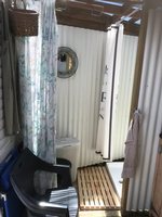 Waiheke Koru Cabin: Shared Shower