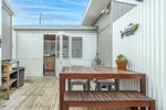 Waiheke Surfdale Studio: Outdoor space