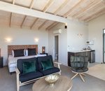 Waiheke Church Bay Escape - Apartment 2: The layout