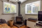 Waiheke Little Ocean Hideaway: Wood burner