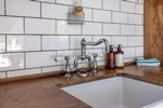 Waiheke Contego Cottage: Kitchen sink