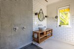 Waiheke Contego Cottage: Bathroom
