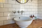 Waiheke Contego Cottage: Bathroom sink