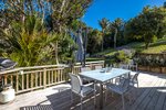Waiheke Contego Cottage: Deck