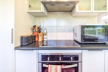 Waiheke Maysies Cottage: Appliances