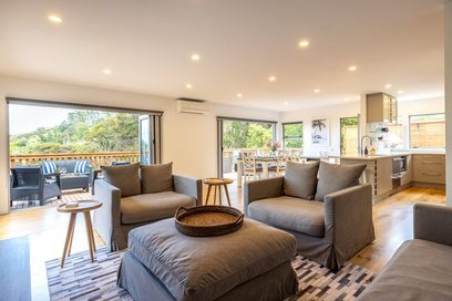 Waiheke Bay Breeze Retreat: Open plan lounge