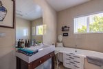 Waiheke L'Appartement Bleu: Bathroom