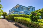 Waiheke L'Appartement Bleu: The building