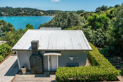 Waiheke Bach on Burrell: 1142