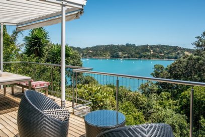 Waiheke Bach on Burrell: 1144