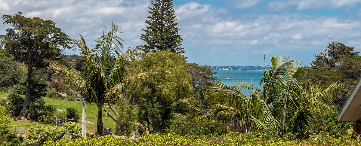 Visit Waiheke - Maysies Cottage